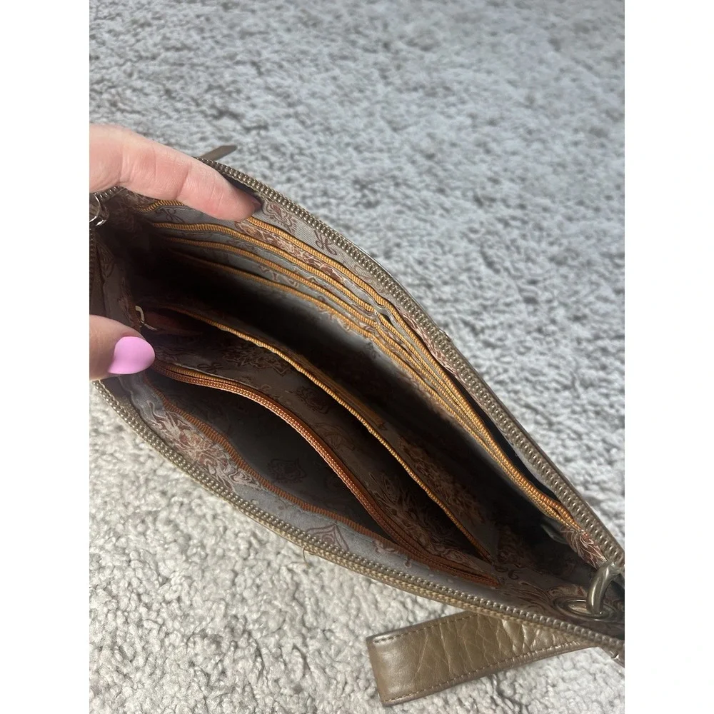 Hobo‎ International Brown Leather Wristlet Clutch Purse Zip Closure